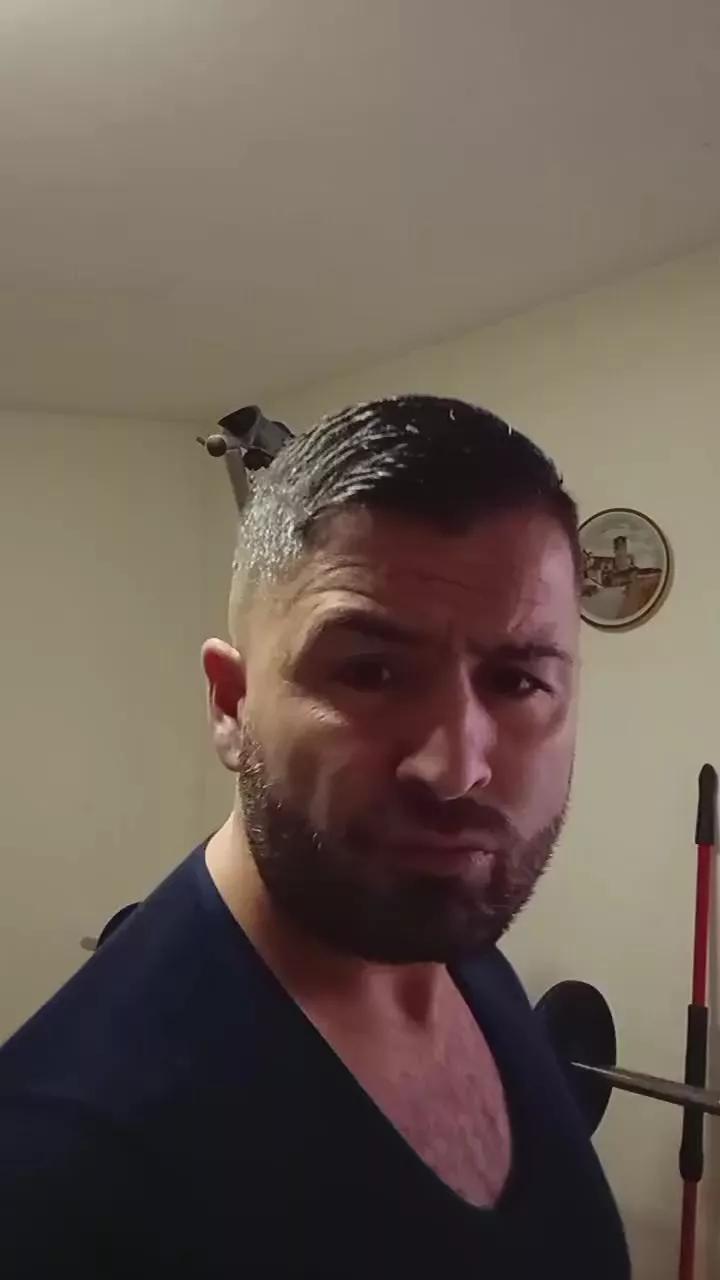 Kingbull1900 on Cam4 