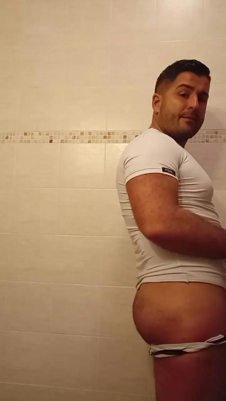 Kingbull1900 on Cam4 
