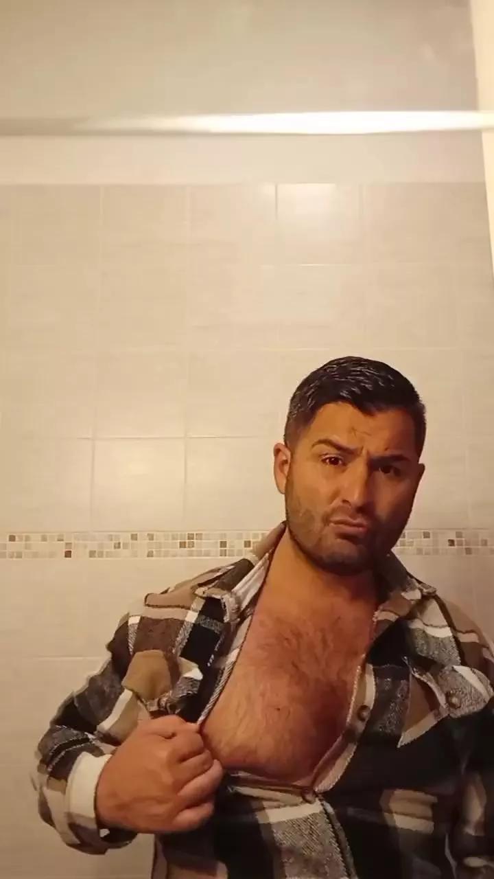 Kingbull1900 on Cam4 