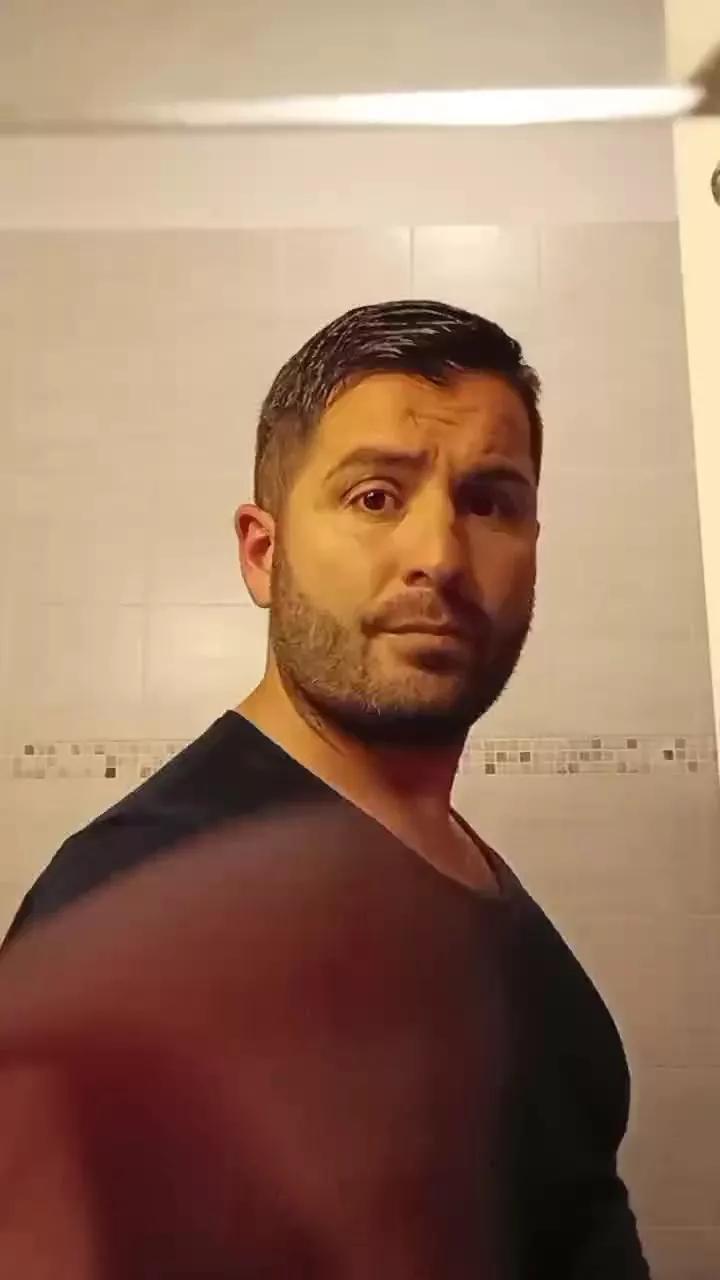 Kingbull1900 on Cam4 