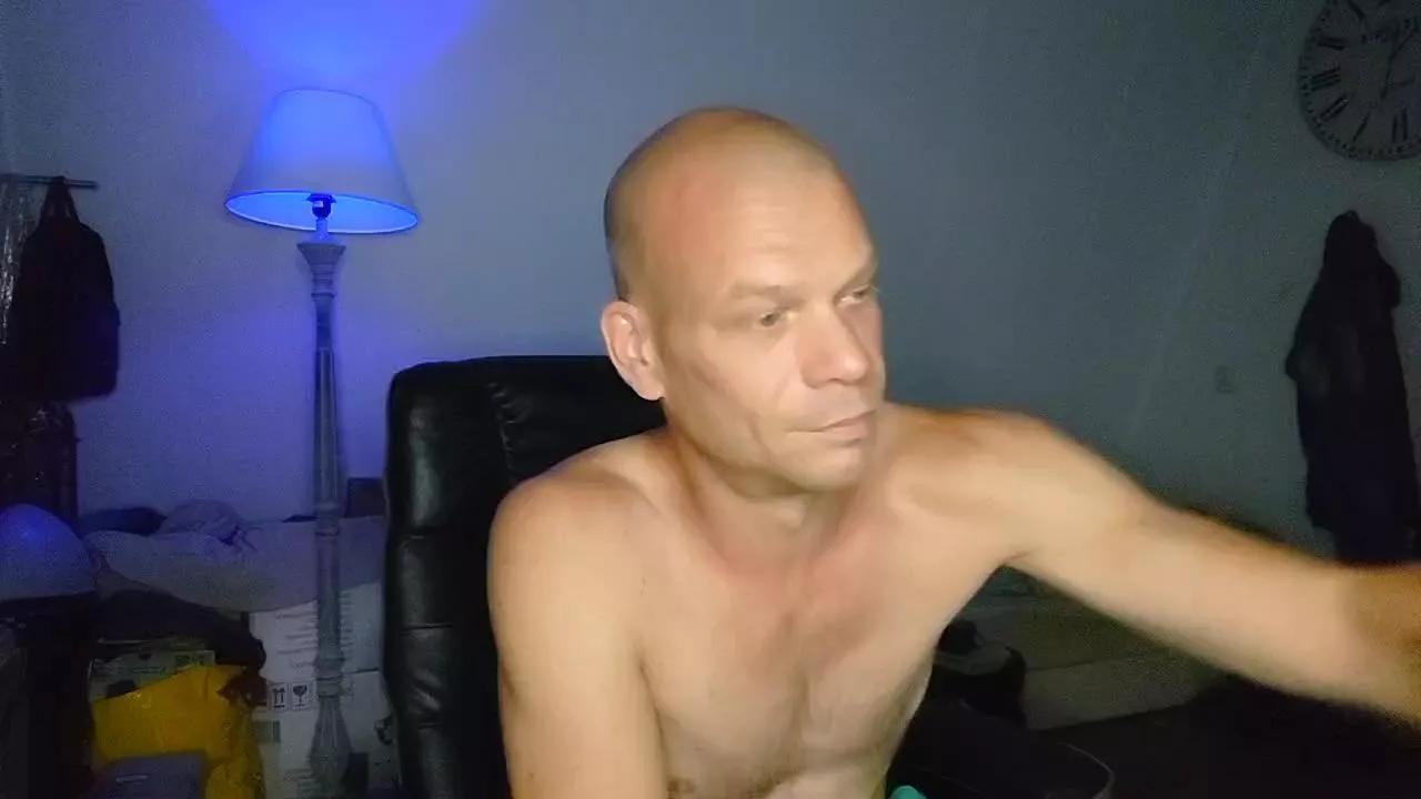 Kinky_Play on Cam4 