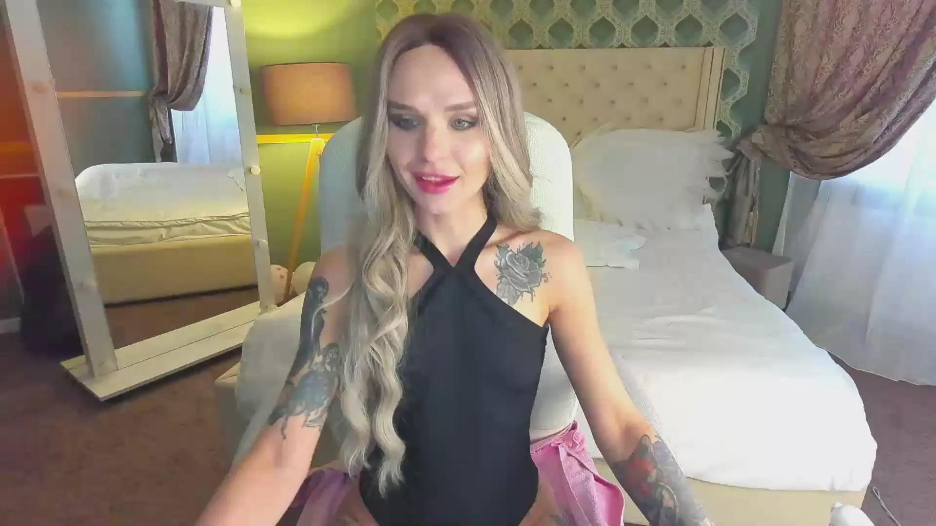 KiraGrayy on Cam4 