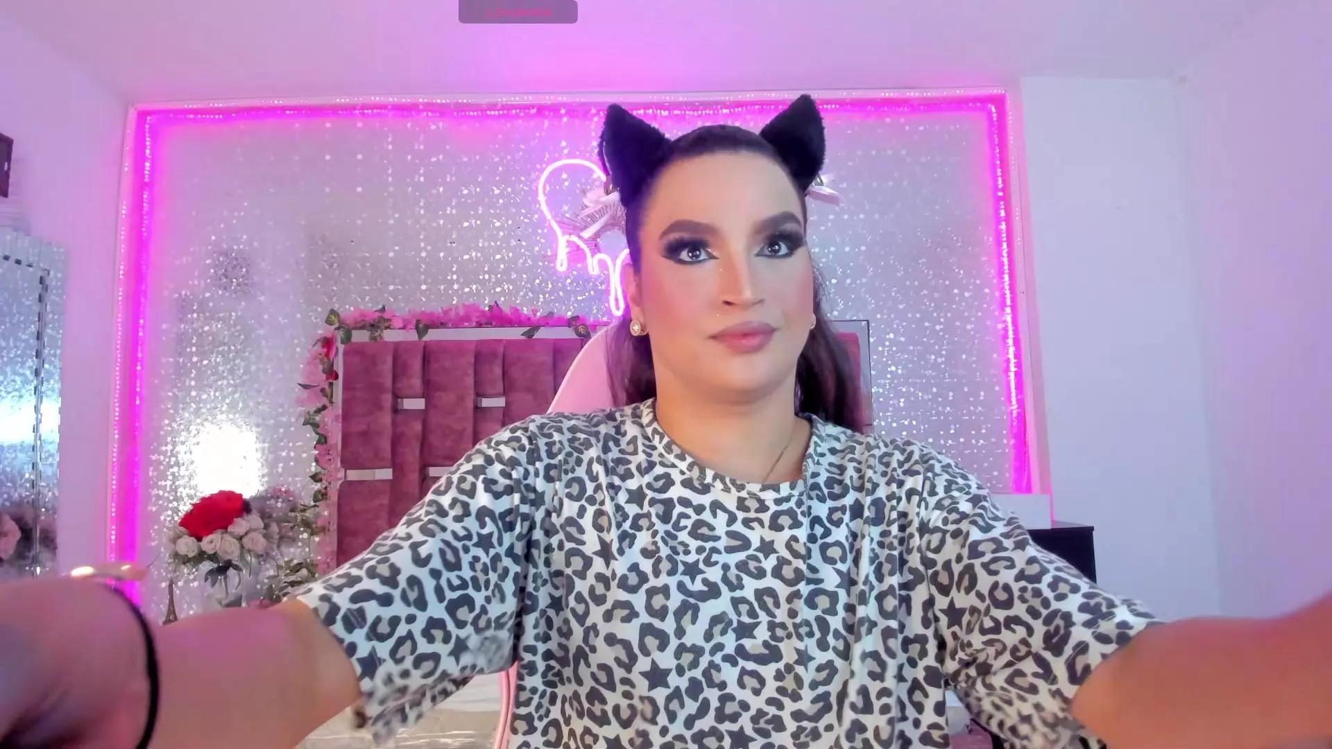 KylieVictoria_ on Cam4 