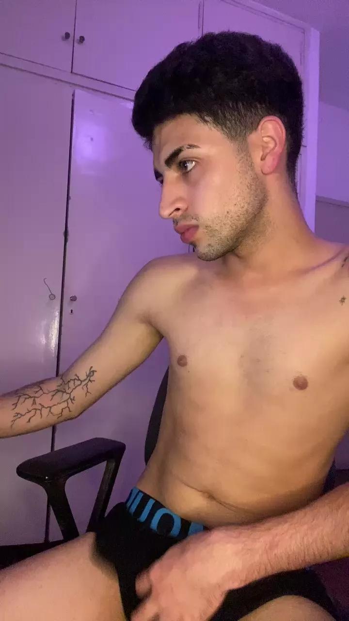Laionelpenebig on Cam4 