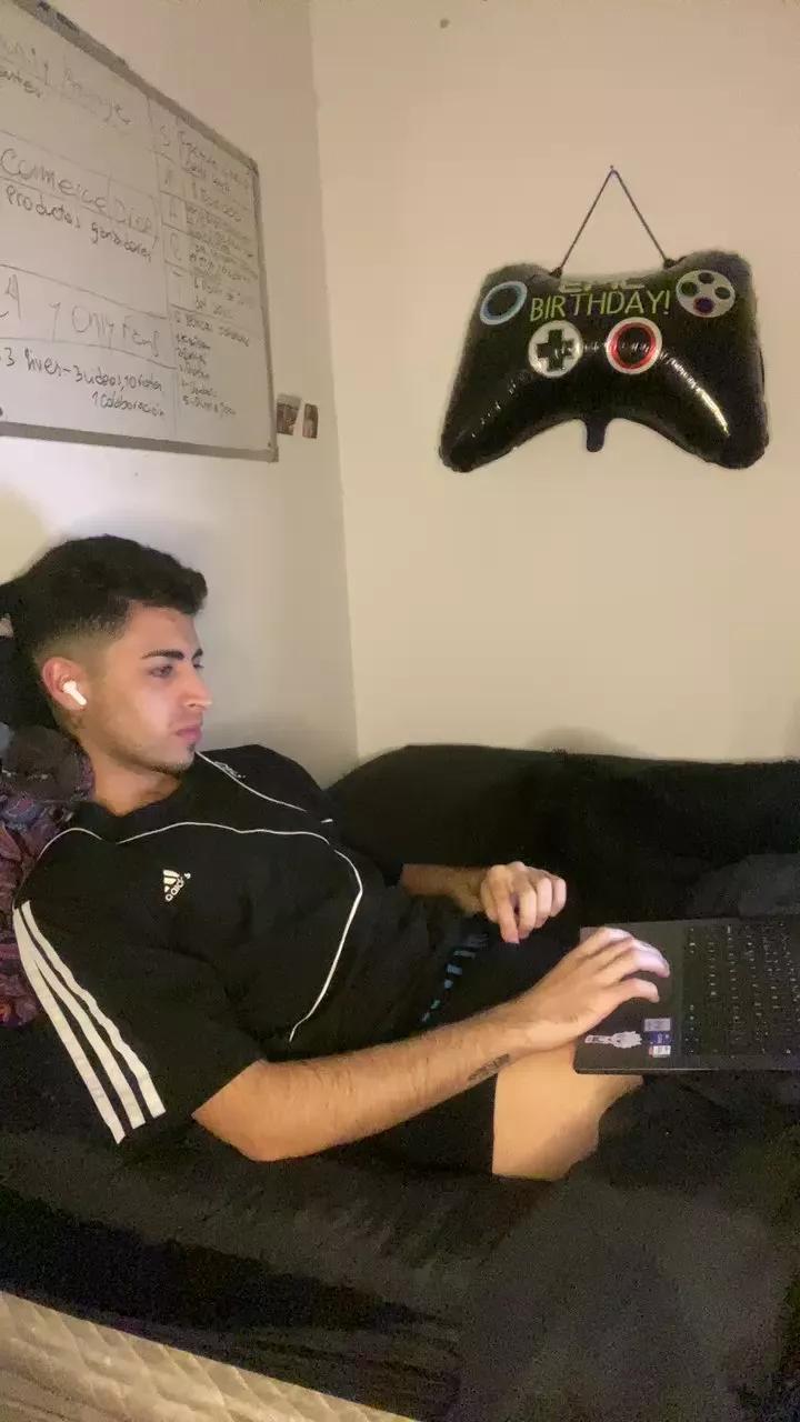 Laionelpenebig on Cam4 
