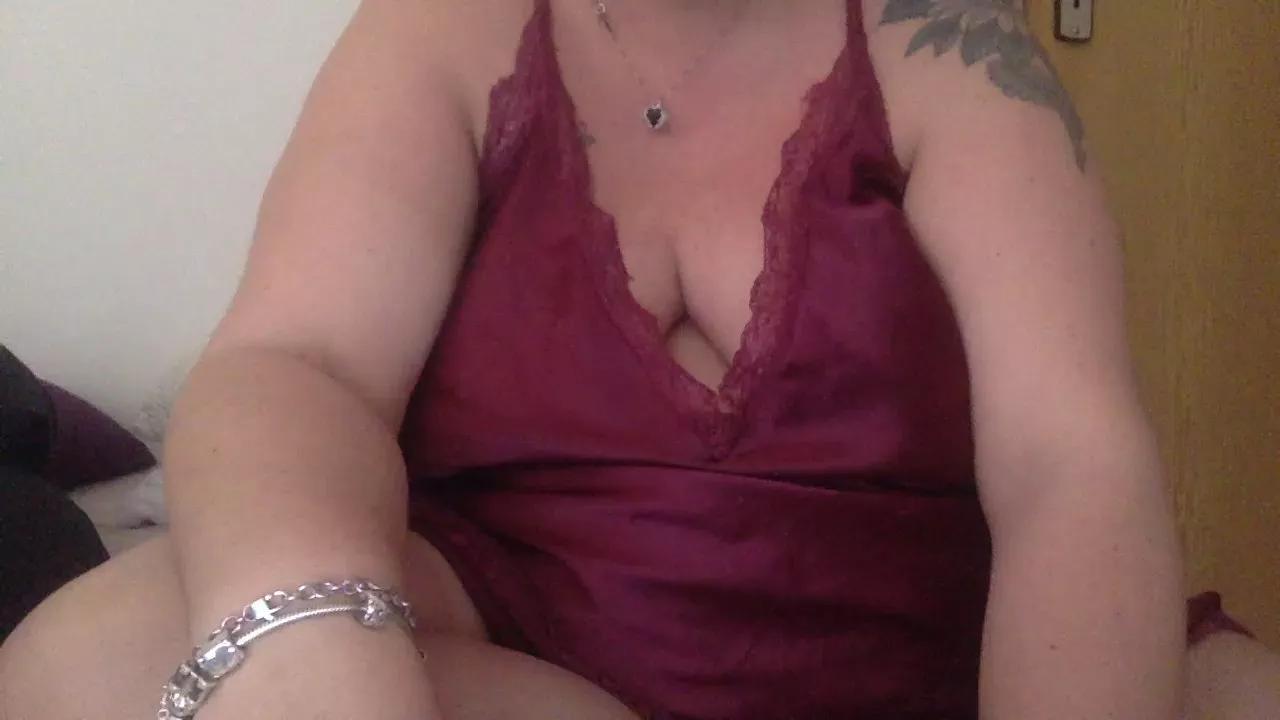 LaReginaNera on Cam4 