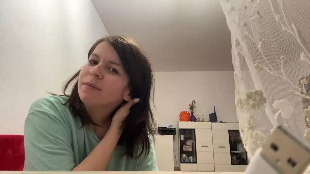 lavinia4you on Cam4 