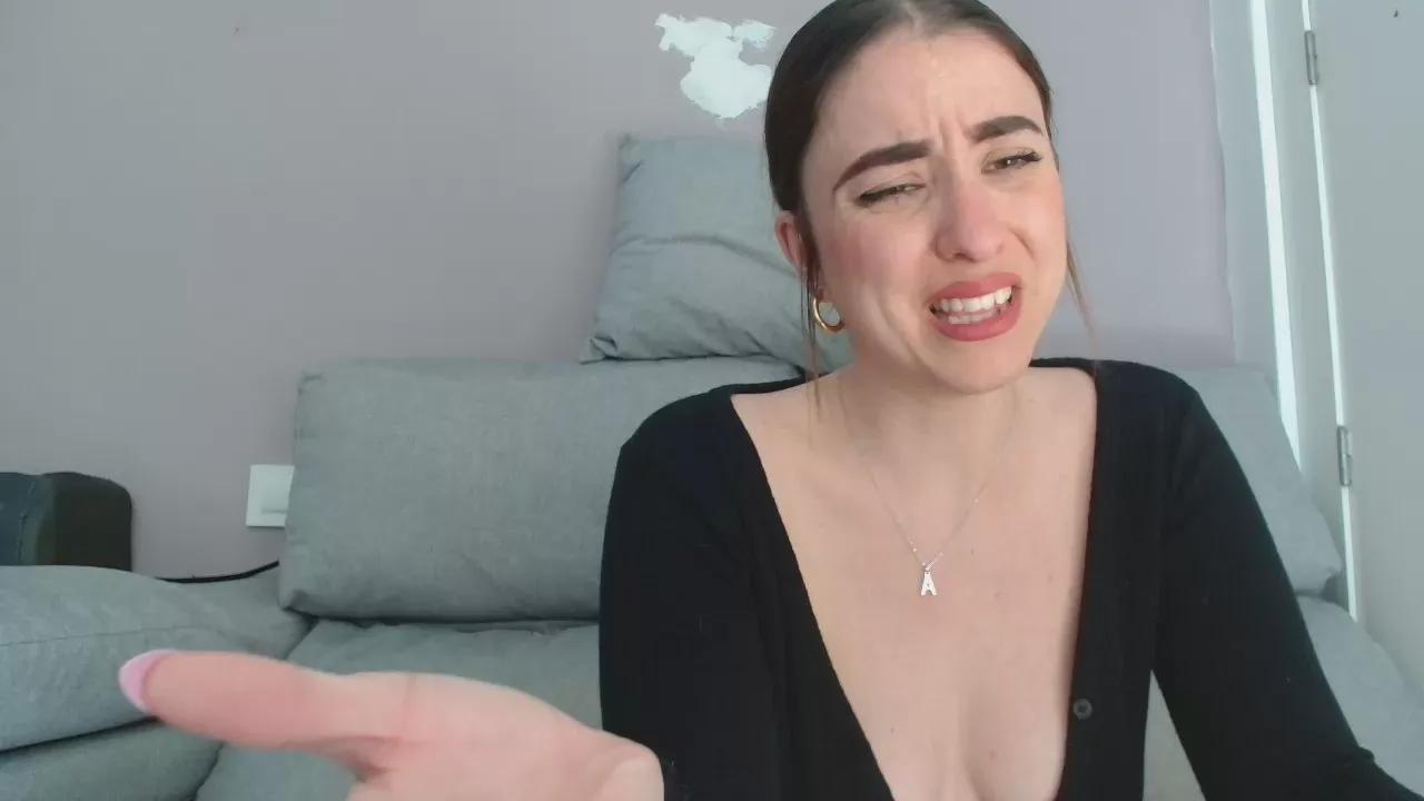 LeilaCG28 on Cam4 