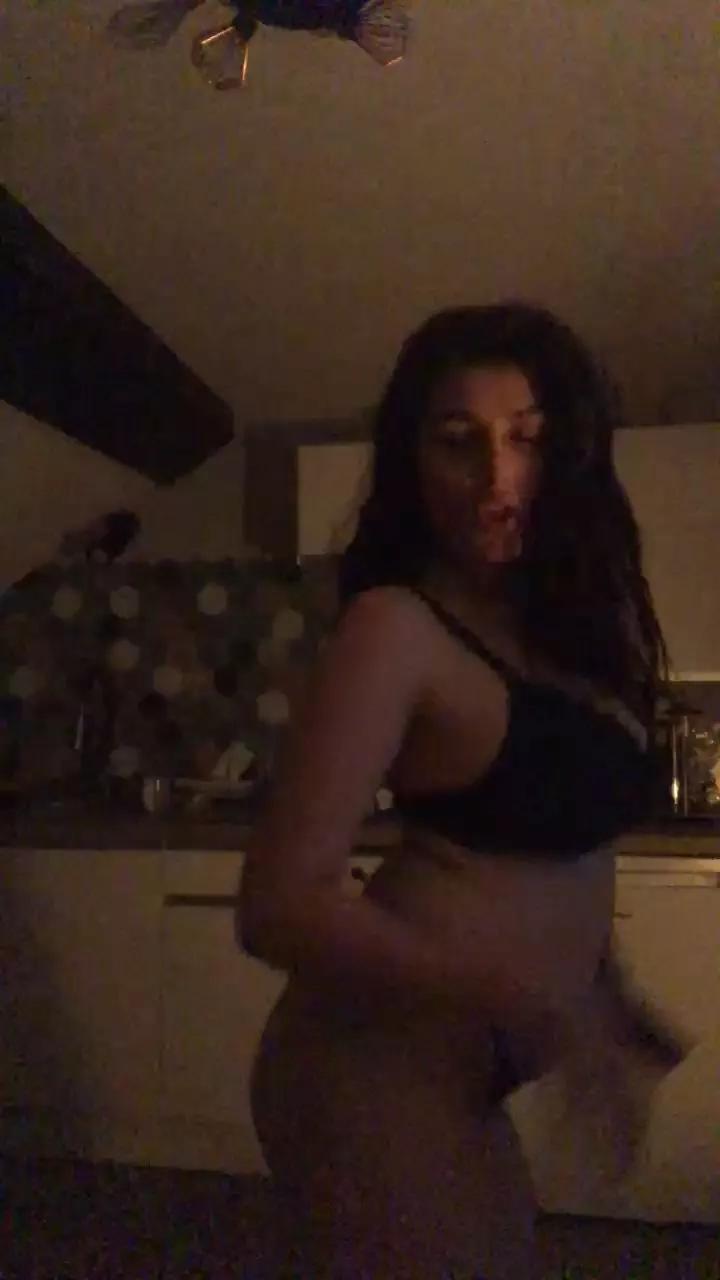 Loula3899 on Cam4 