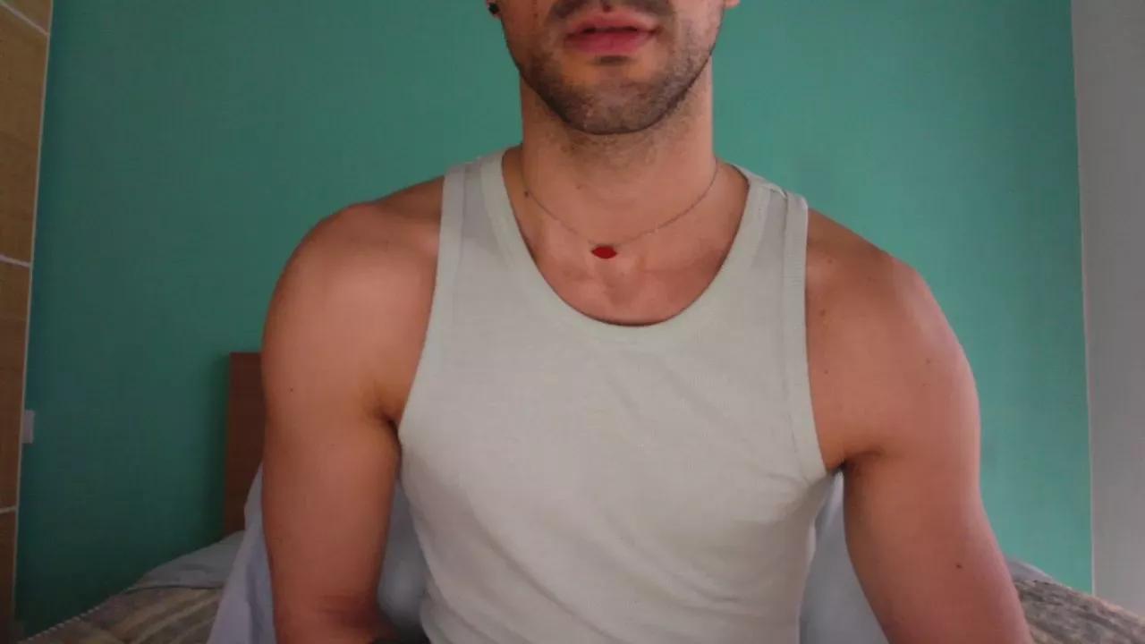 LucaCamIn on Cam4 