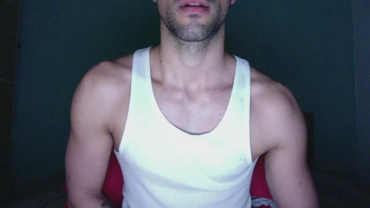 LucaCamIn on Cam4 
