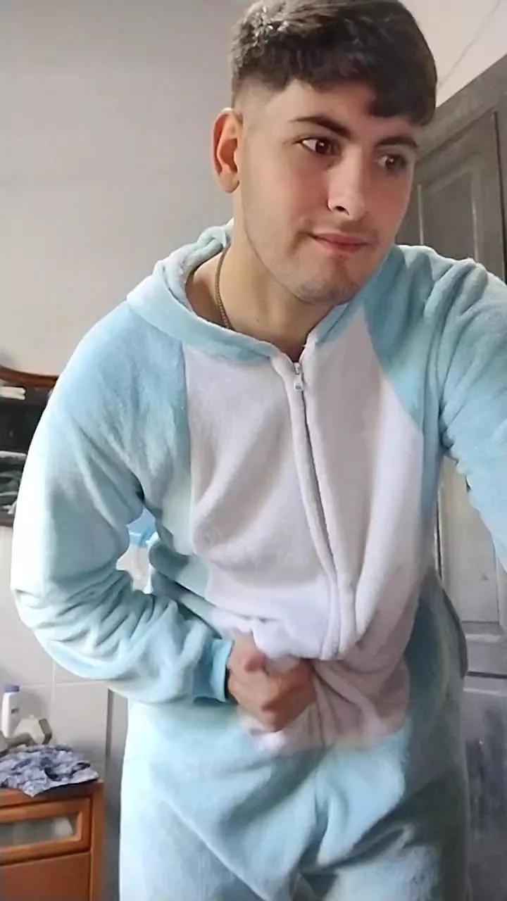 Lucas_Pink1 on Cam4 