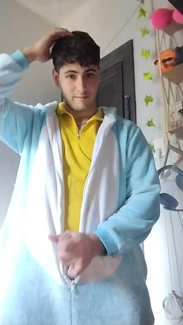 Lucas_Pink1 on Cam4 