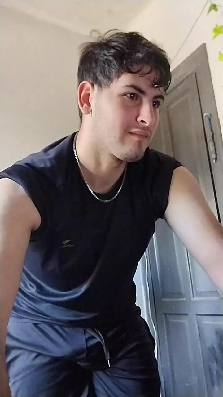 Lucas_Pink1 on Cam4 