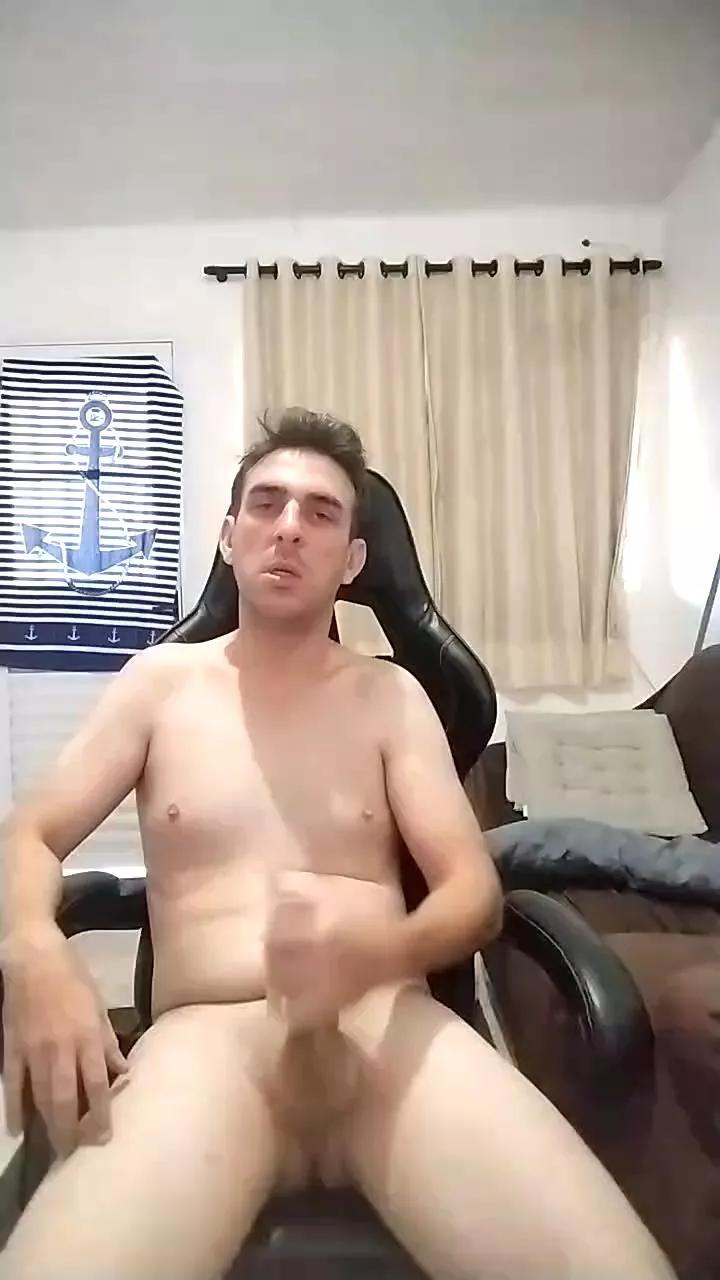 Machohetero7 on Cam4 