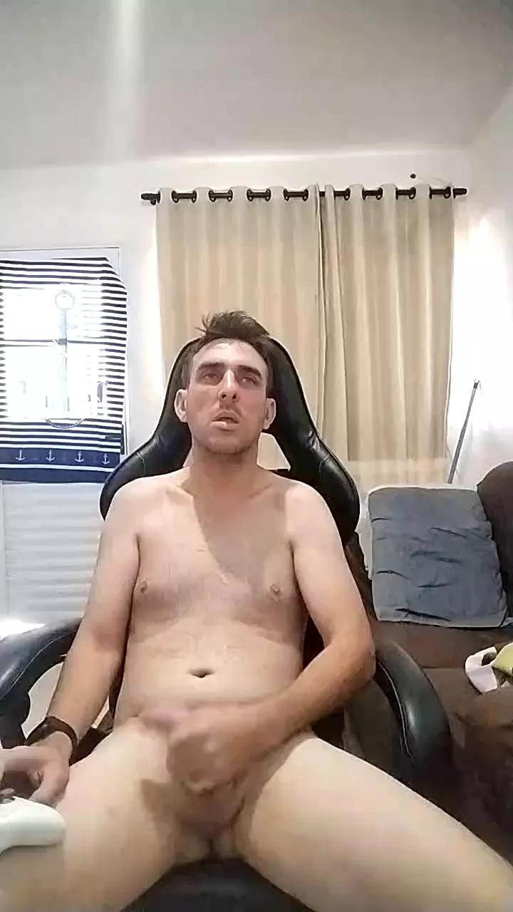 Machohetero7 on Cam4 