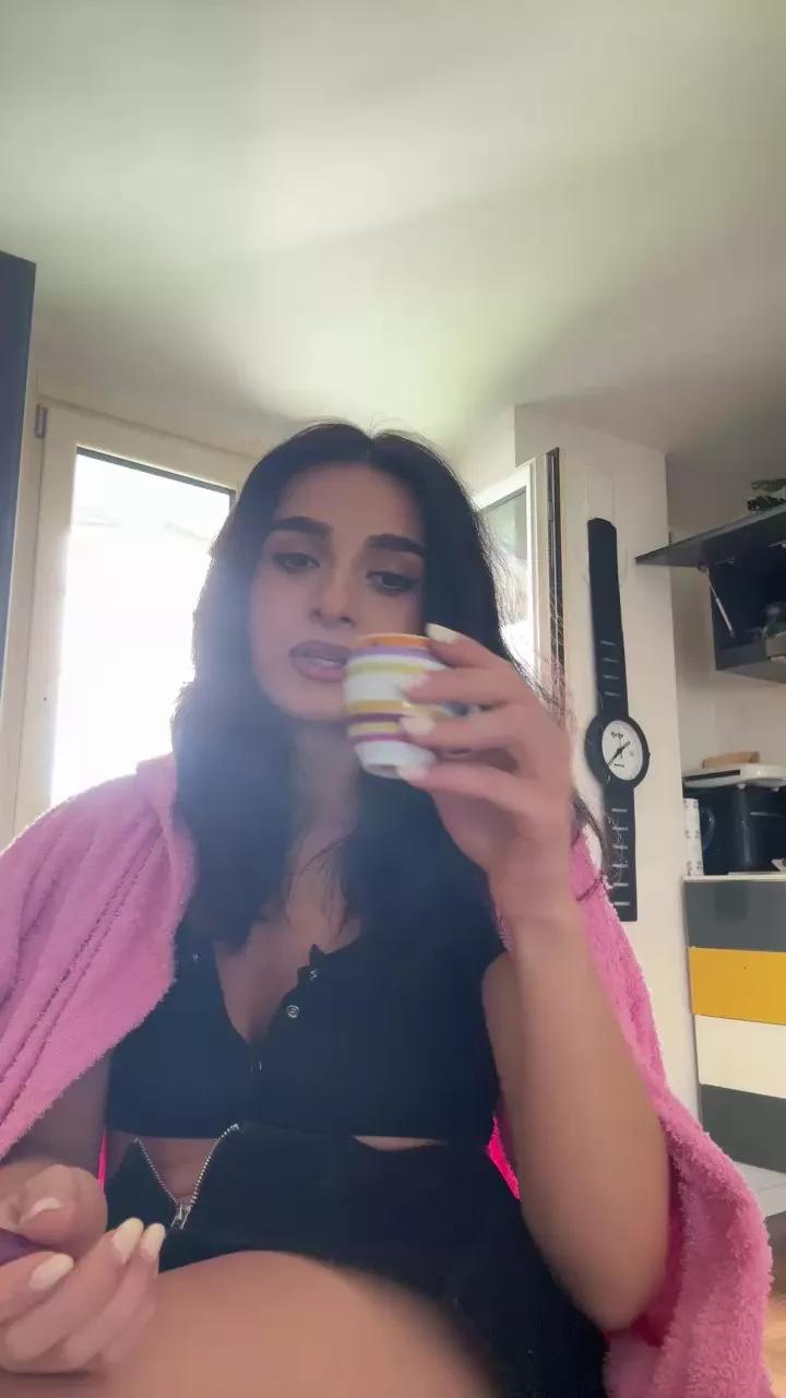 maia183 on Cam4 