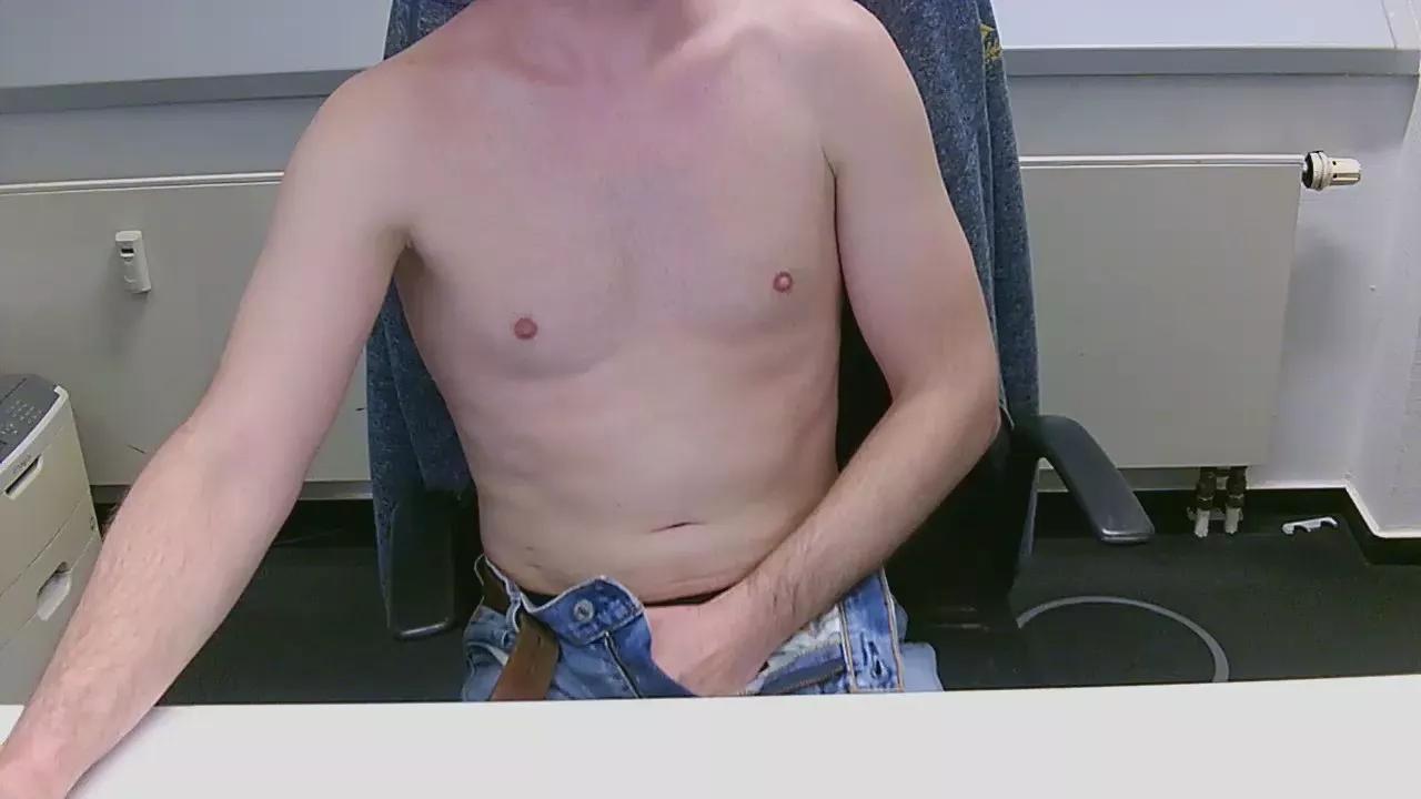 marccurious0 on Cam4 