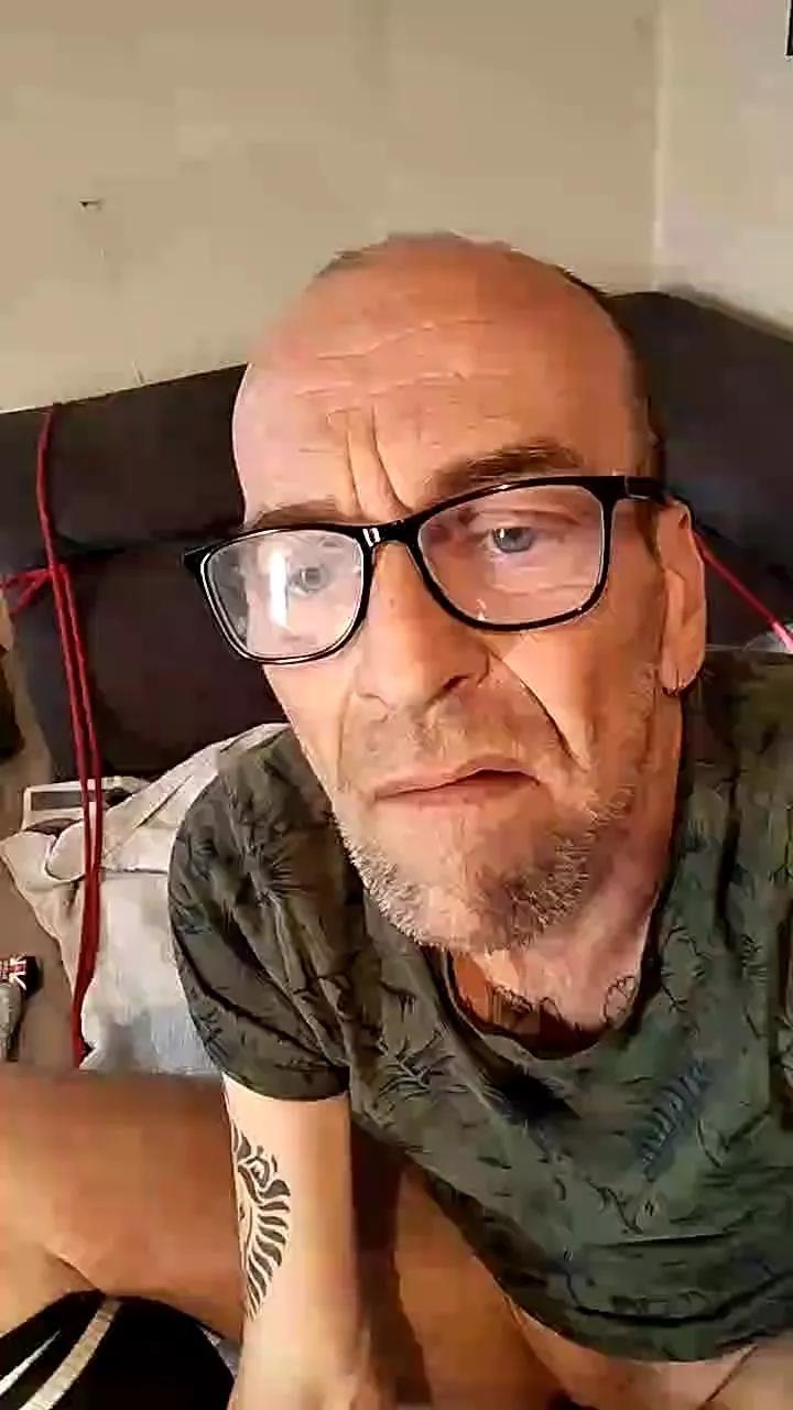 Marco24200 on Cam4 