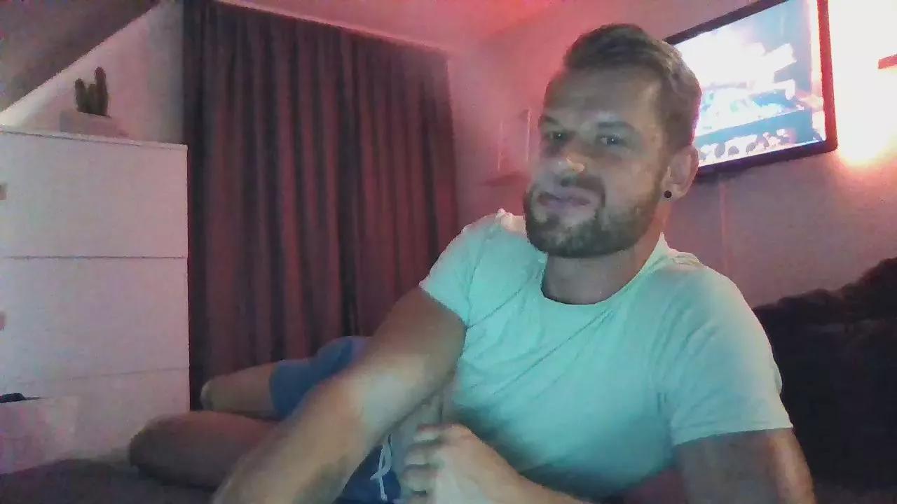 MarcoAndMore on Cam4 