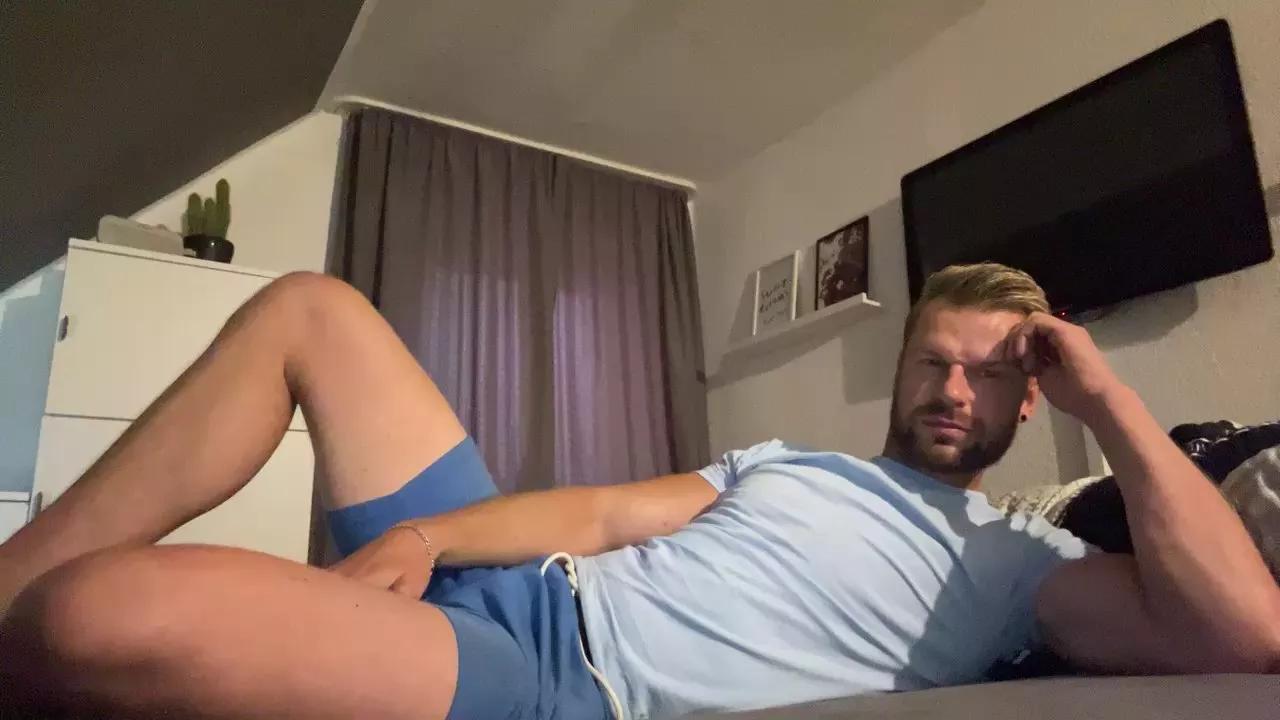 MarcoAndMore on Cam4 