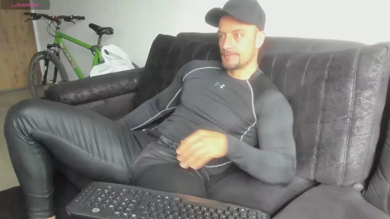 mathew_fitt on Cam4 