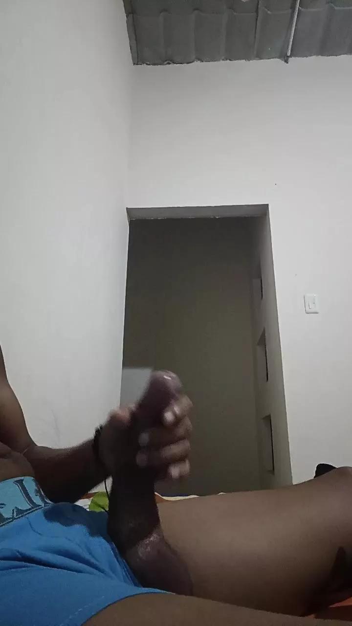 Maximo1_1 on Cam4 