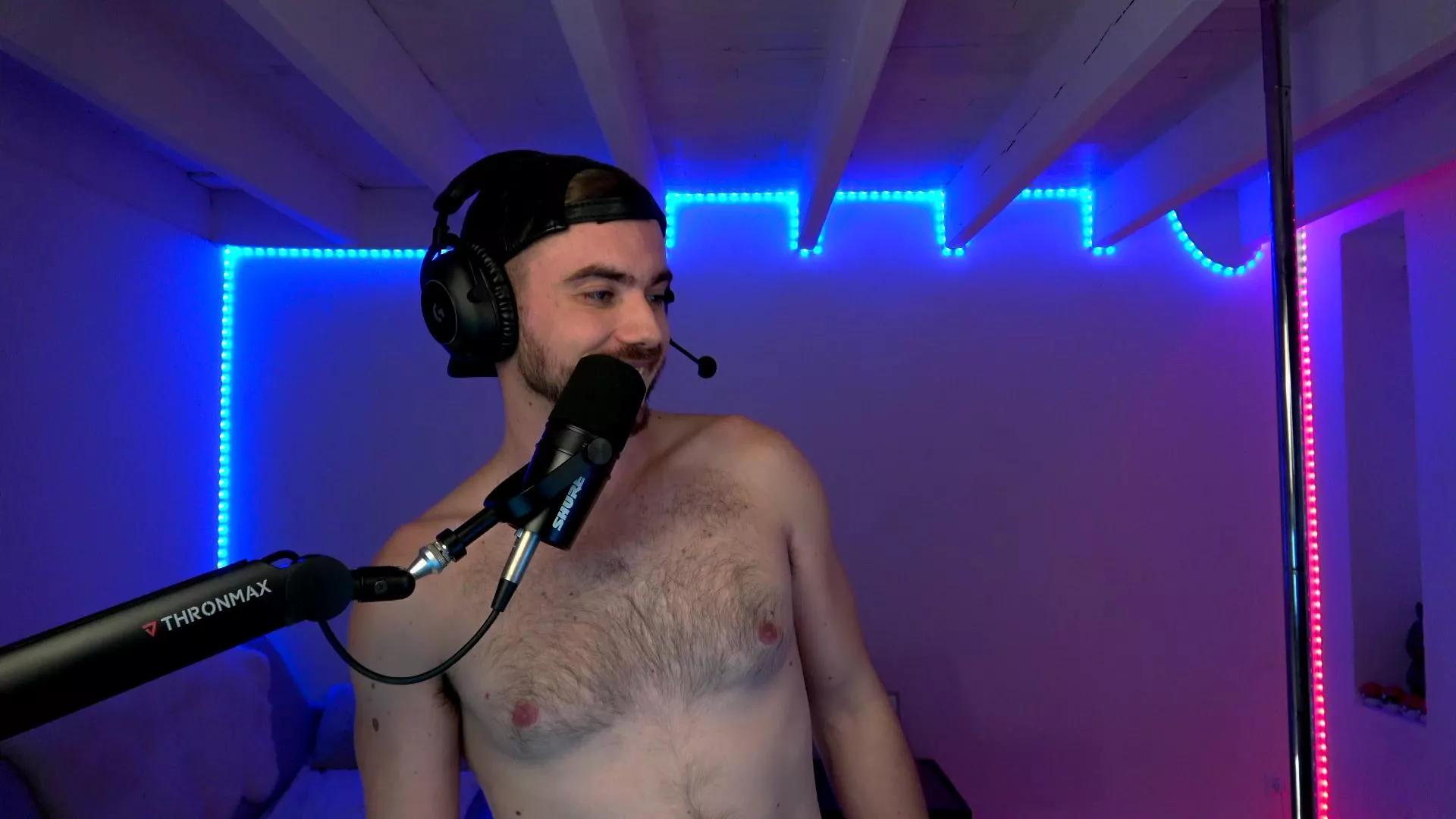 Mikev47 on Cam4 