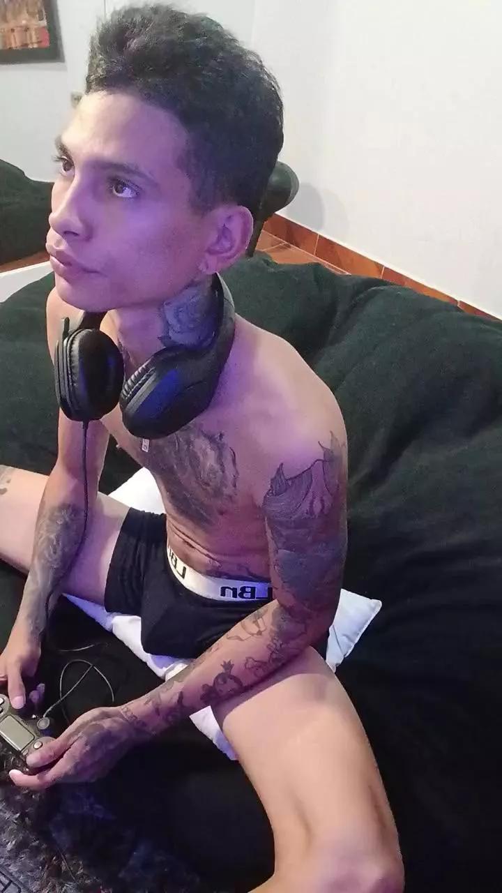 MonkeyD_66 on Cam4 