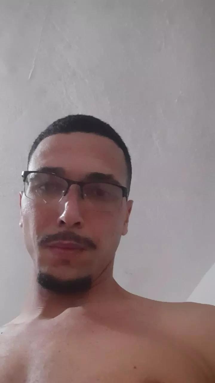 motoboysafado22 on Cam4 