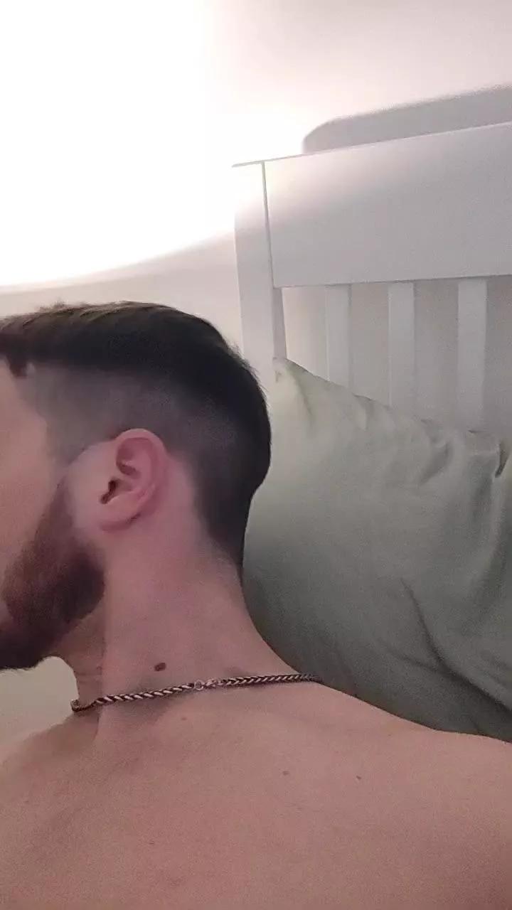 Musclexxl97 on Cam4 