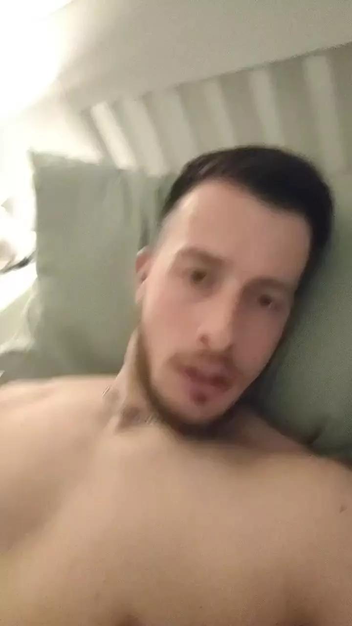 Musclexxl97 on Cam4 