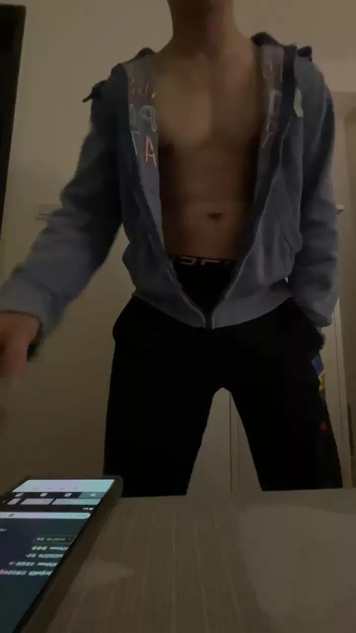 Nhands on Cam4 