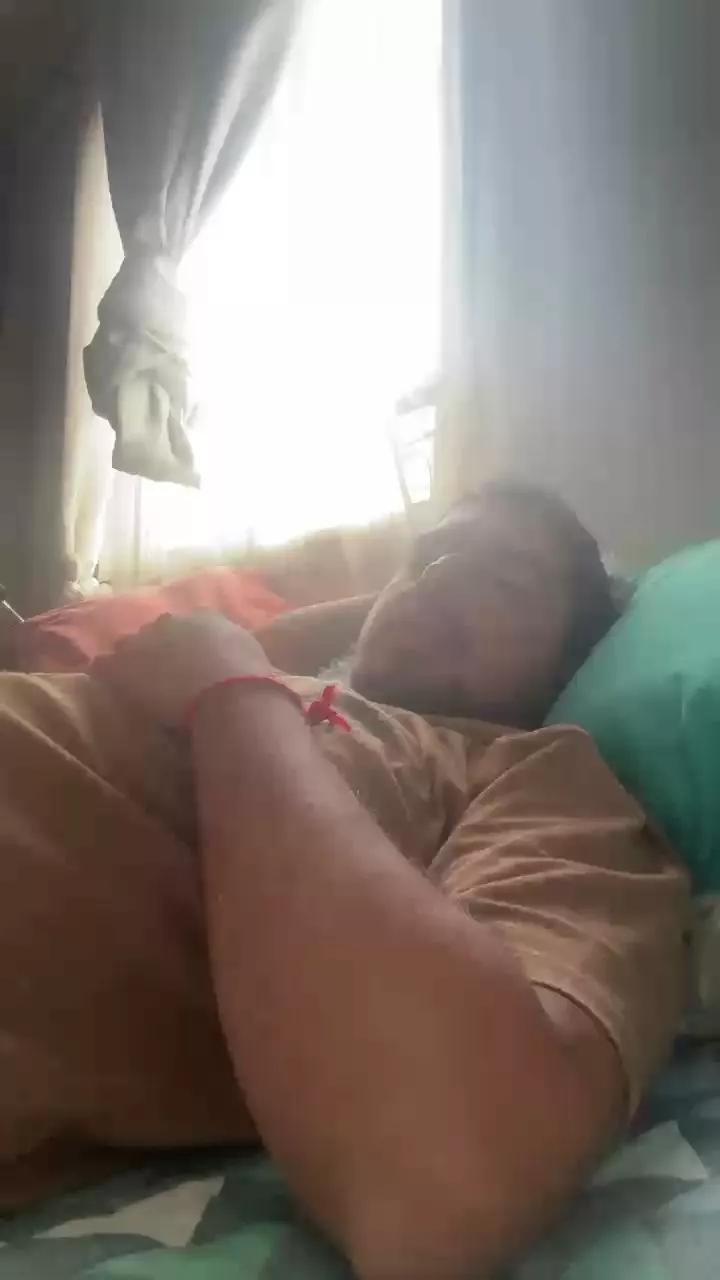 Nickoolas96 on Cam4 