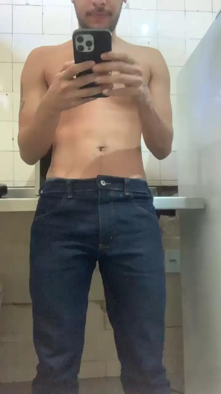 novimhot231 on Cam4 