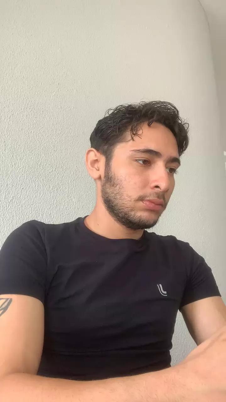 novimhot231 on Cam4 