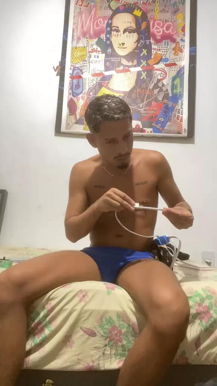 Novinho_do24 on Cam4 