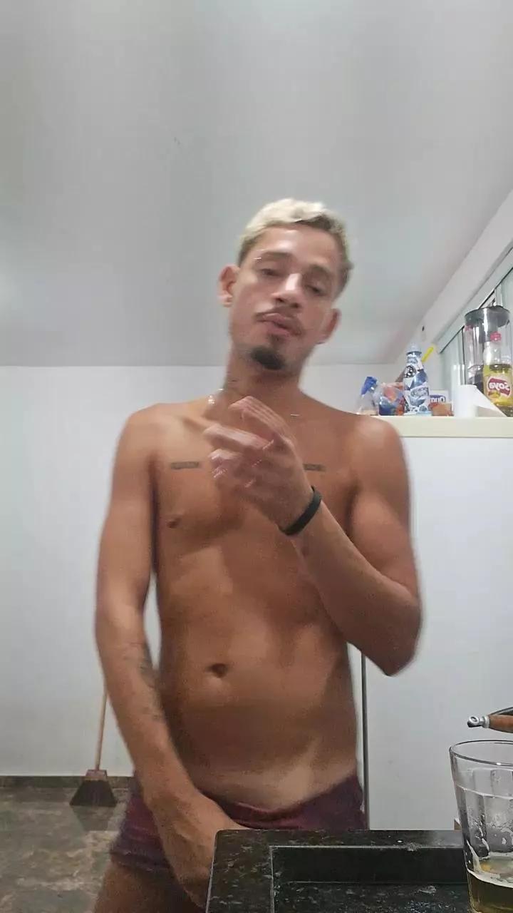 Novinho_do24 on Cam4 