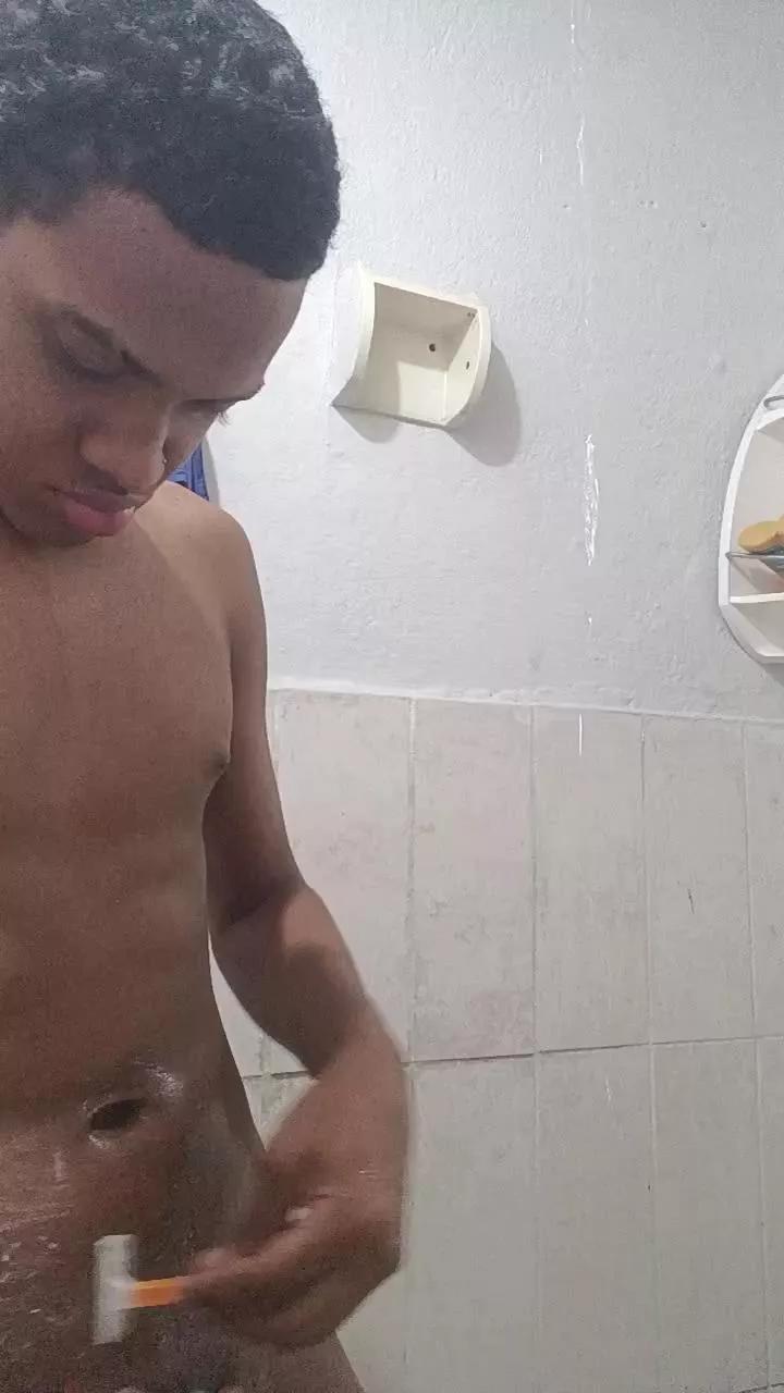 Novinhoode18 on Cam4 