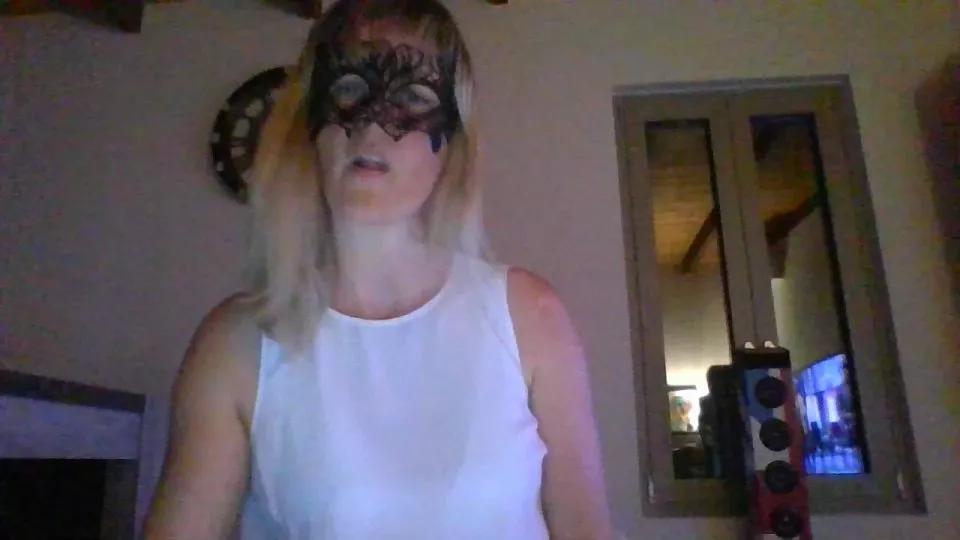 Oksana_PtiQ on Cam4 