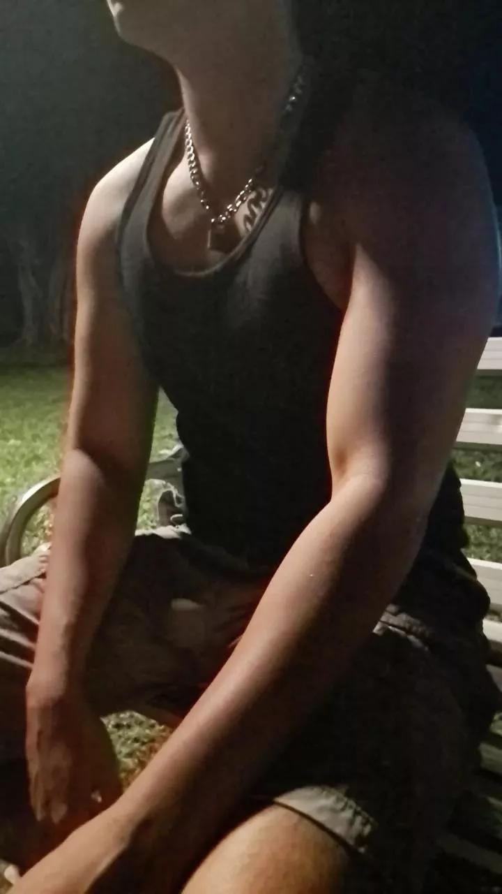 outdoorbeast on Cam4 