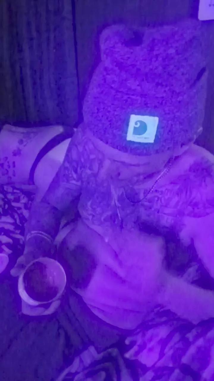 Pleasure4ull on Cam4 