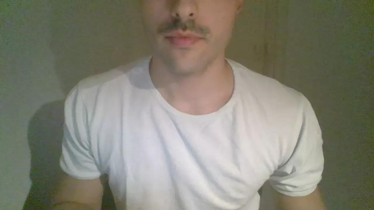 raul2039 on Cam4 