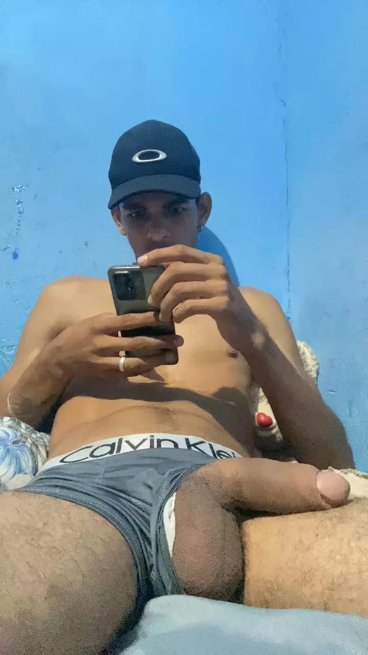 Raw_20c on Cam4 