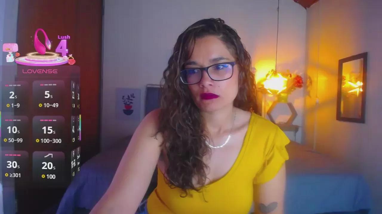 rose_thompson1 on Cam4 