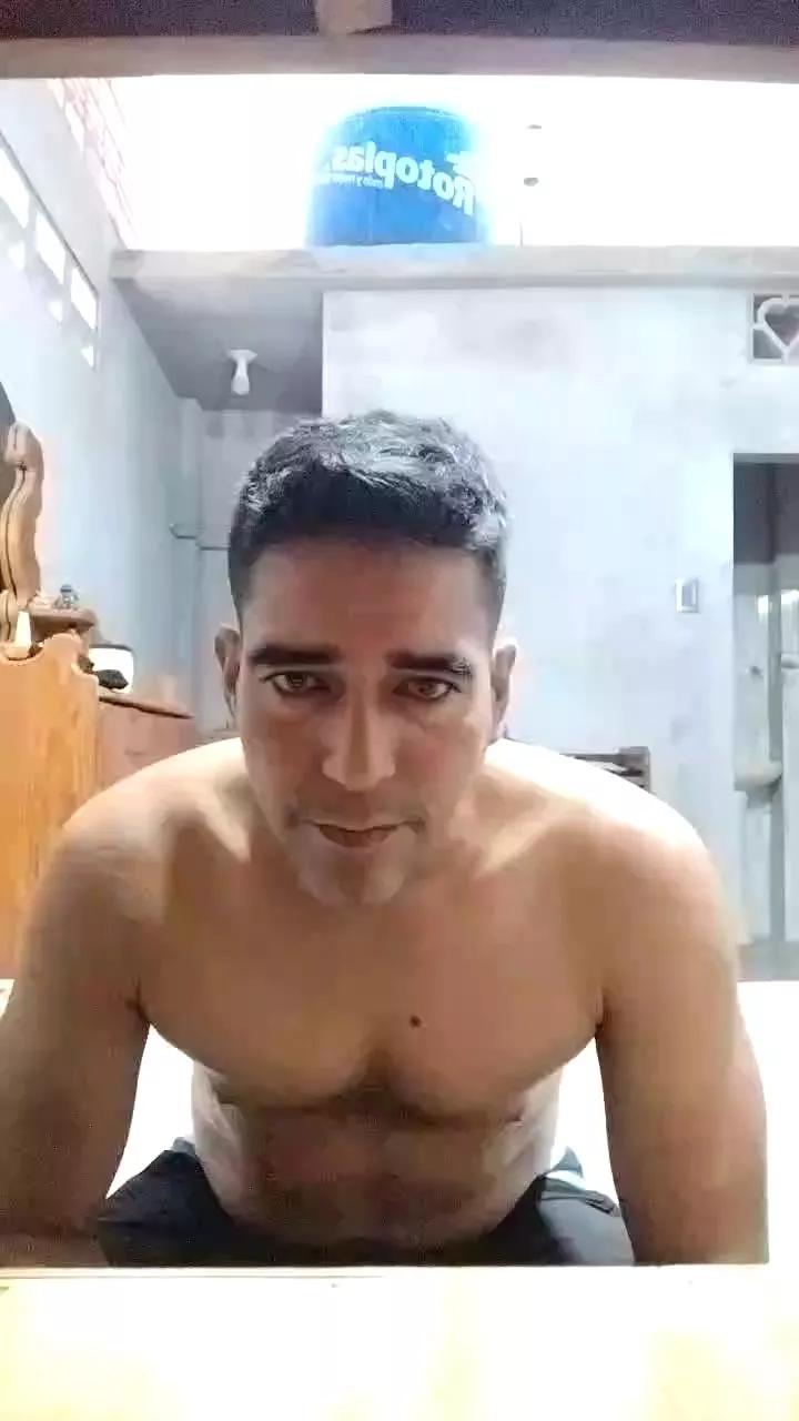 SegundoIves on Cam4 
