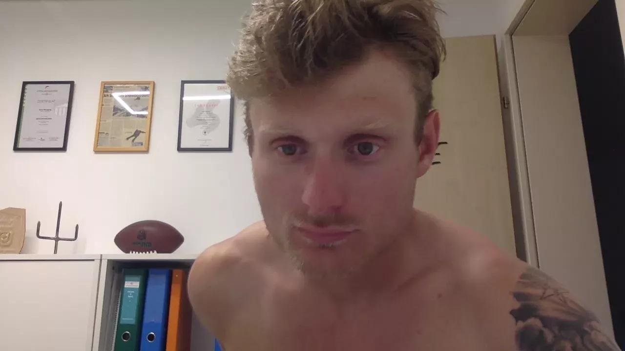 Sexyfreak1994 on Cam4 