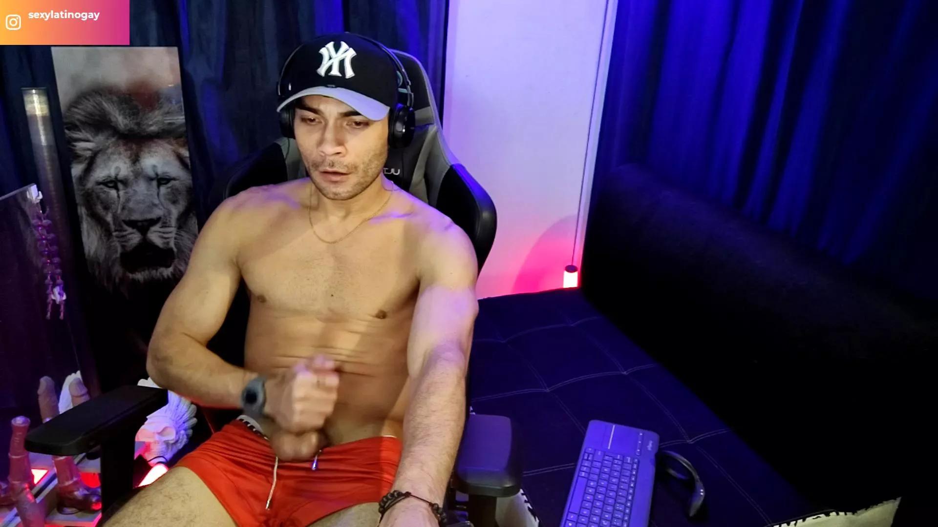 Sexylatinogay on Cam4 