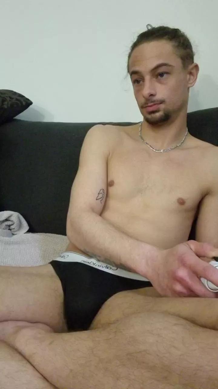 SexySayajin on Cam4 