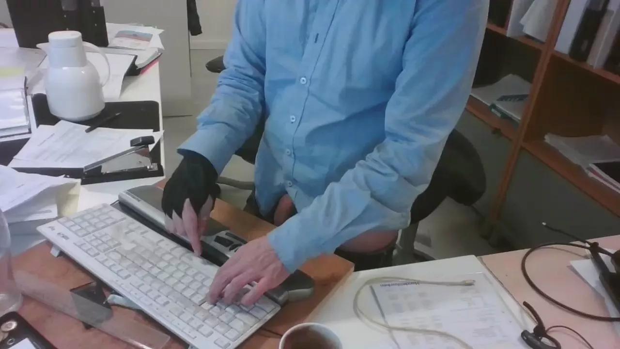 Slovotski on Cam4 